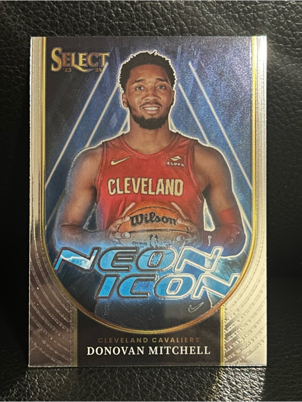 Donovan Mitchell 2023-24 Panini Select Neon Icon Insert Card #19 Cavaliers